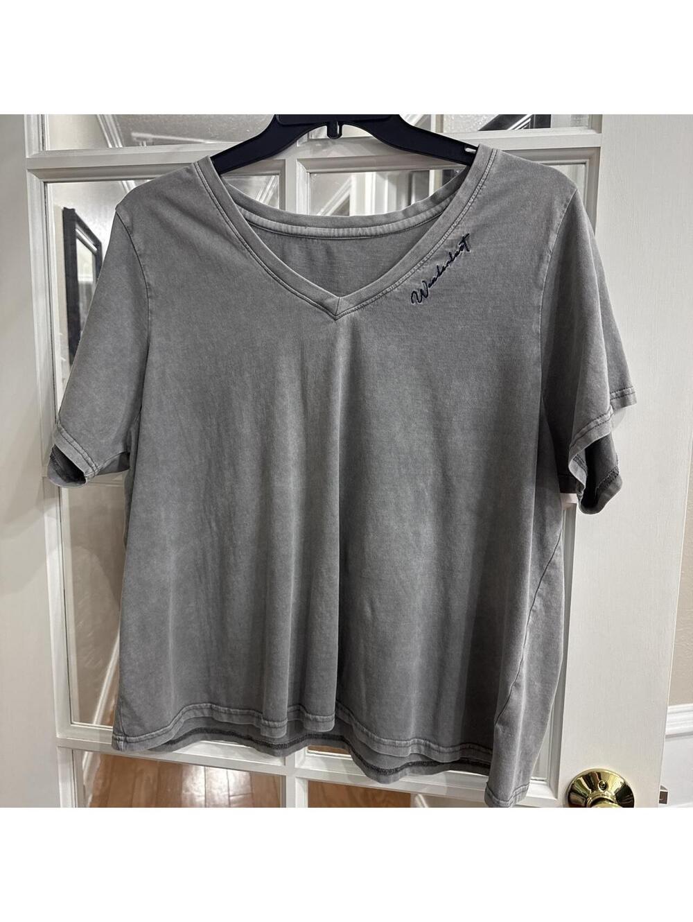 Threads 4 Thought Women's Grey and Blue Tshirt